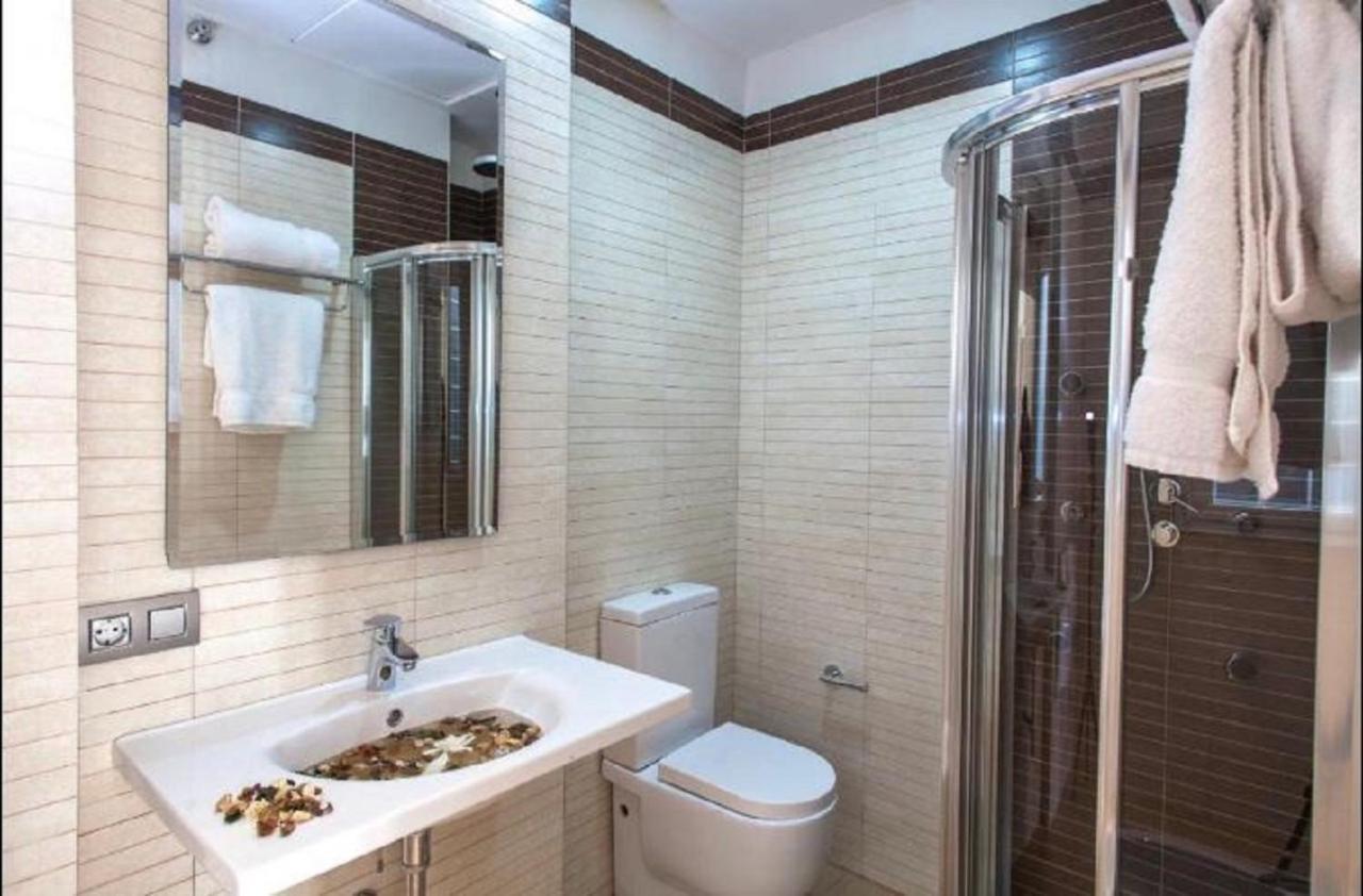 Apartamento Puerta Del Arenal - Kainga Homes Sevilla Dış mekan fotoğraf
