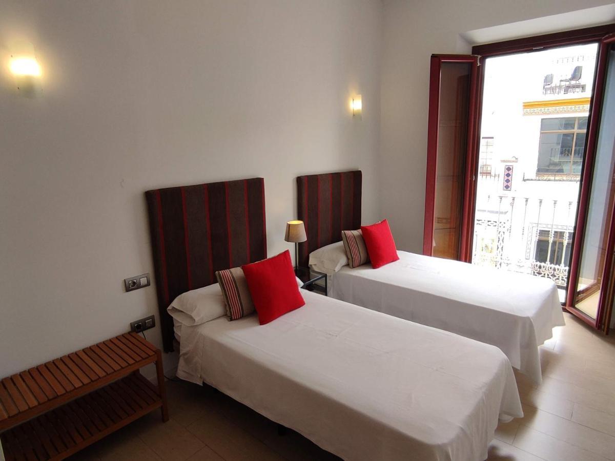 Apartamento Puerta Del Arenal - Kainga Homes Sevilla Dış mekan fotoğraf